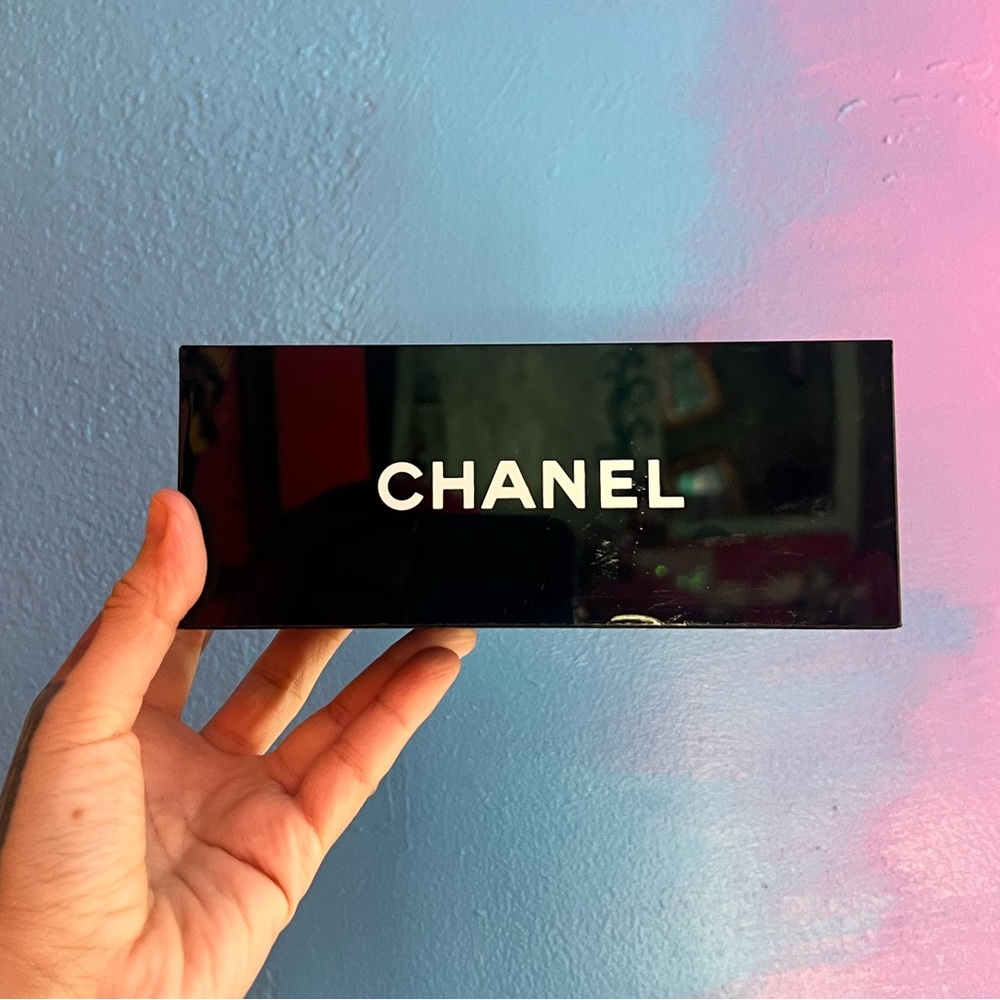 Chanel brush pencil holder